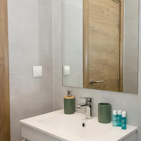 アパート Brand New Modern 1bd Flat In Chayka With Parking